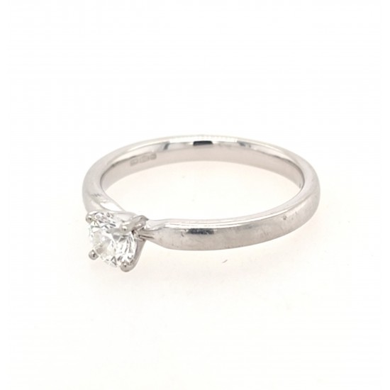 Pre Owned Platinum Diamond Solitaire ZX413